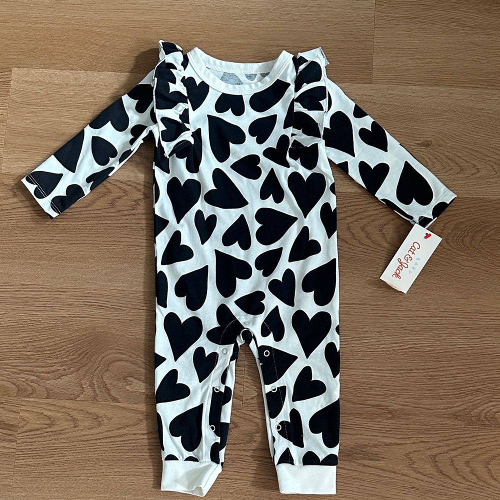 Cat and Jack Baby Girl White and Black Heart Print Footie